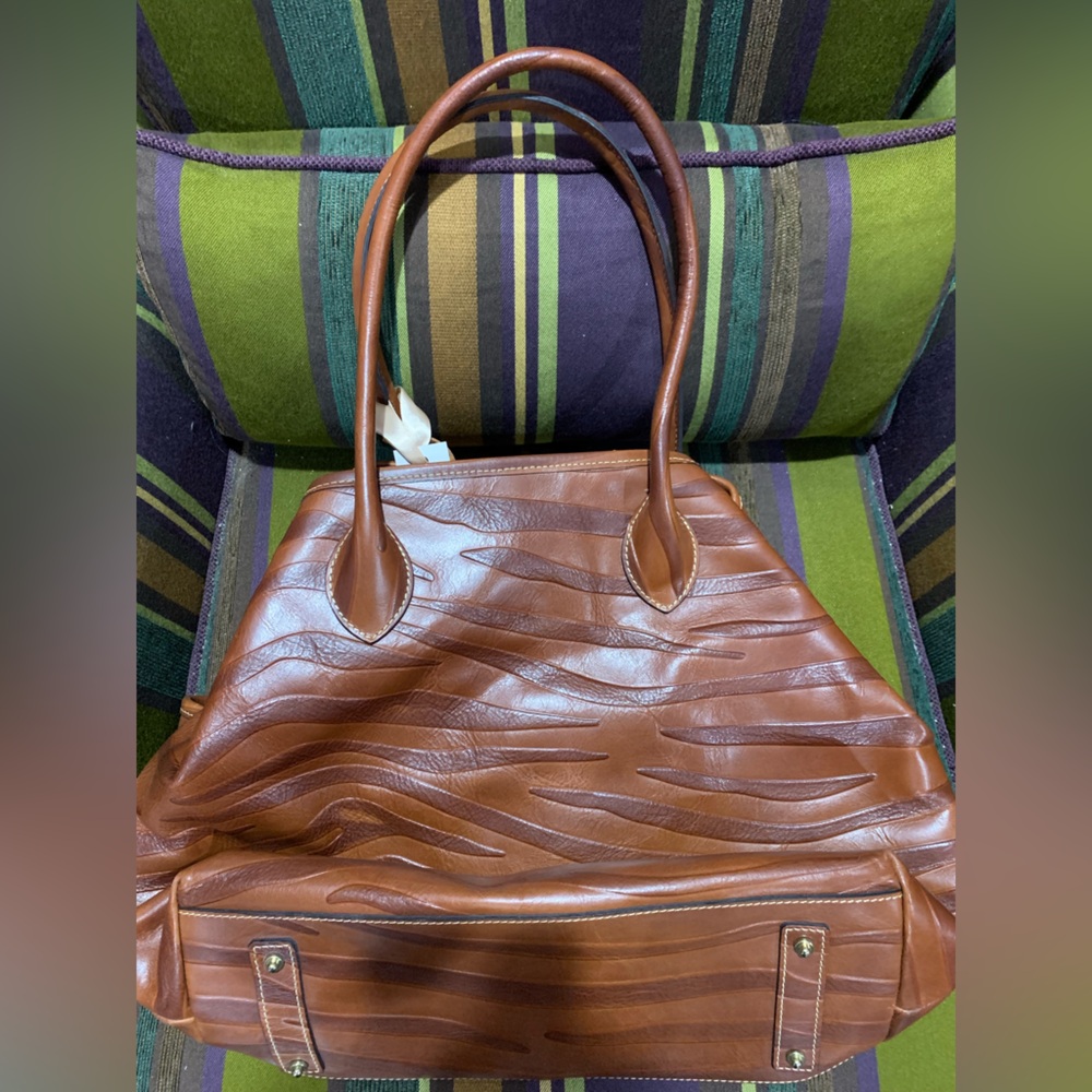Dooney & Bourke nwt new animal print leather tote bag beautiful details